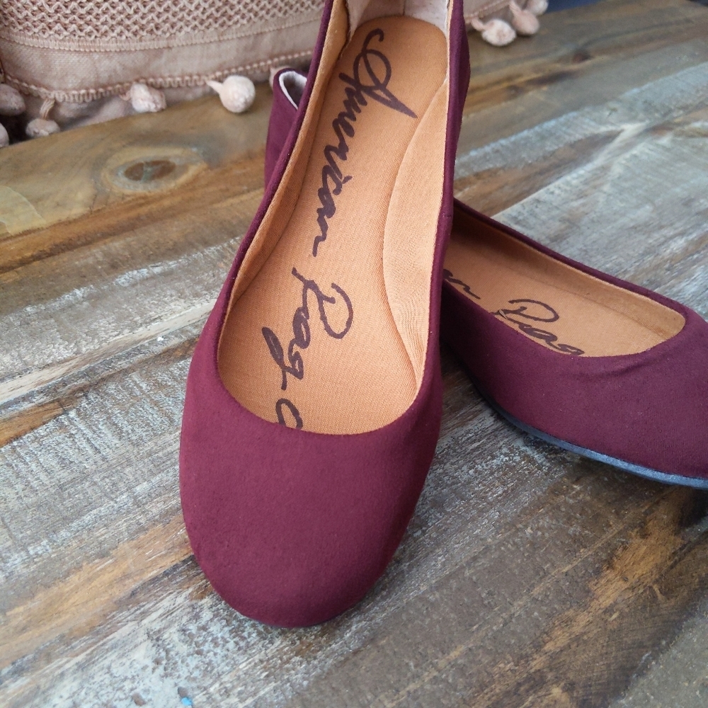 🆕🌿MAROON FLATS🌿 - Picture 2 of 9